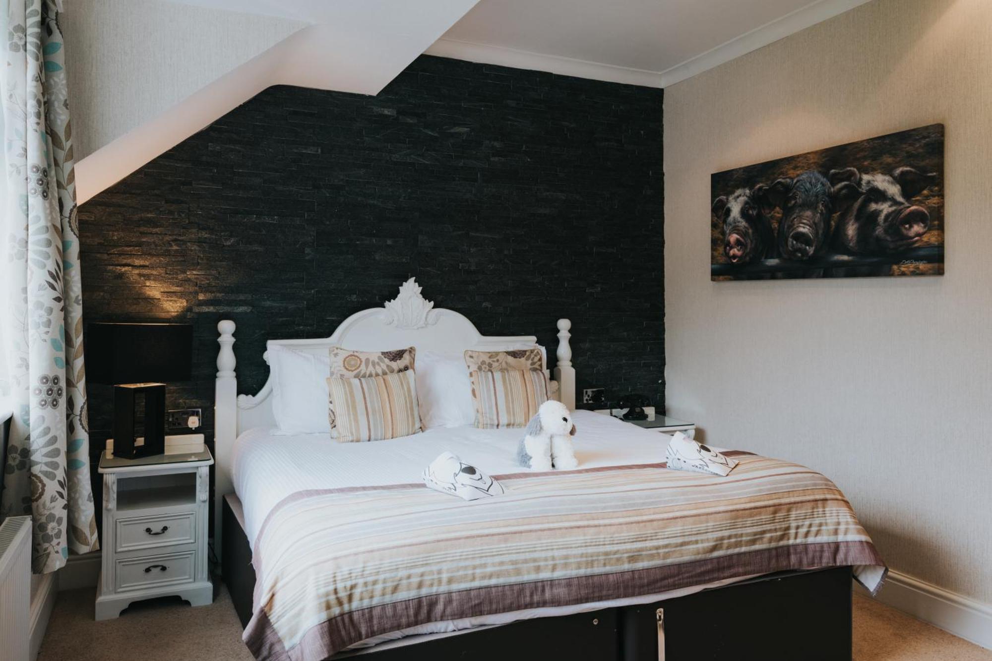 Wild Boar Estate Hotel Bowness-on-Windermere Eksteriør billede